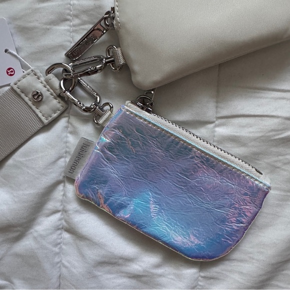 30 Lululemon Dual Pouch Wristlet - Iridescent Bone - Picture 4 of 7